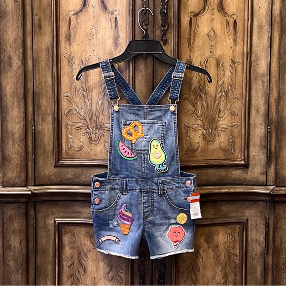 NWT! Cat&Jack Kids Girls distressed denim jean overalls shorts patches M 7/8 - Picture 3 of 14